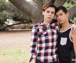 Phấn chấn twink Devin Lewis and..