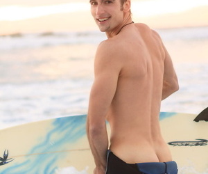 sexy surfer Luca wilder..